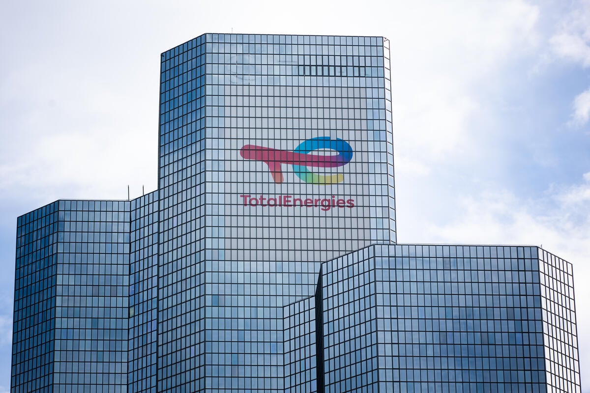 TotalEnergies Headquarters in Paris. © Elsa Palito / Greenpeace