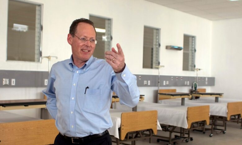 Dr. Paul Farmer, global humanitarian leader, dies at 62 Dr. Paul Farmer, global humanitarian leader, dies at 62